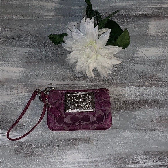 Coach Handbags - Coach Poppy wristlet